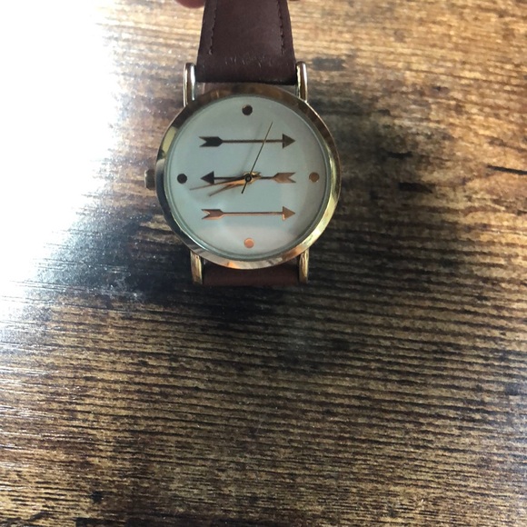 Brown faux leather watch with gold arrows - Picture 1 of 2